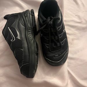 Black Nike shoes for kids